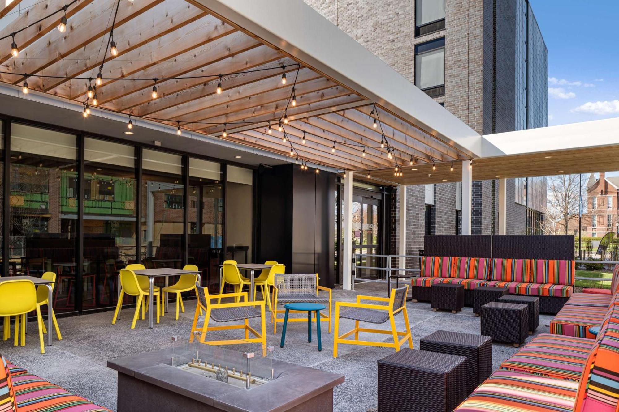 Home2 Suites By Hilton Des Moines At Drake University Extérieur photo